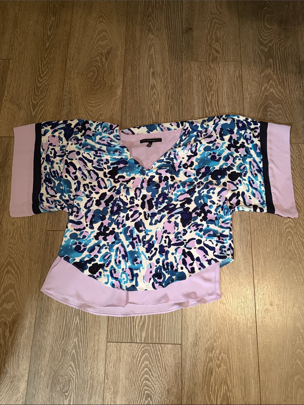 White House Black Market Lavender Multicolor Abstract Leopard V-Neck Top